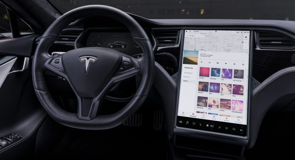 Tesla lanzará autos eléctricos más baratos en primer semestre de 2025